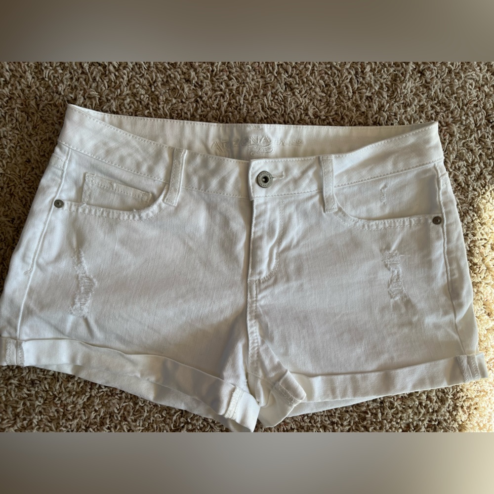 Juniors White Jean Shorts size 7
